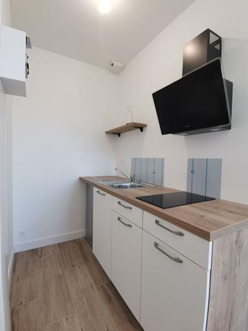 STUDIO MEUBLÉ ET RÉNOVÉ