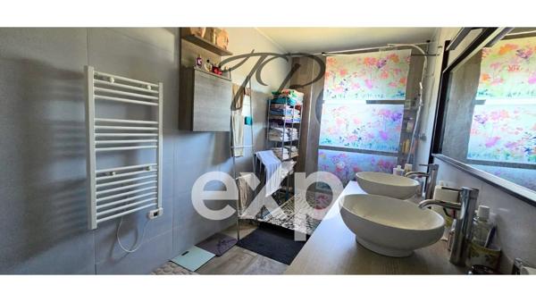 VILLA T5 SUR TERRAIN DE 306M²
