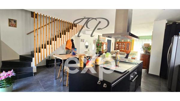 VILLA T5 SUR TERRAIN DE 306M²