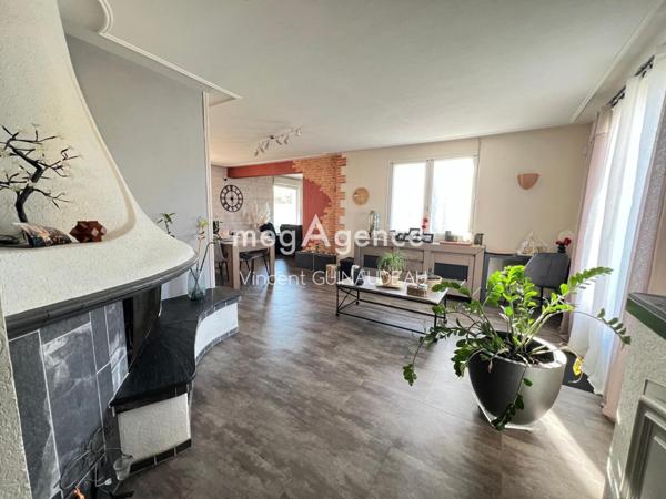 Maison à LA ROMAGNE, 49740 - 10 pièces 174m²