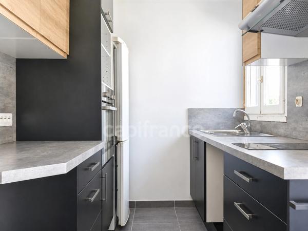 Appartement à vendre 3/4 pièces et possibilité garage LA LONDE LES MAURES  CENTRE VILLE (83)