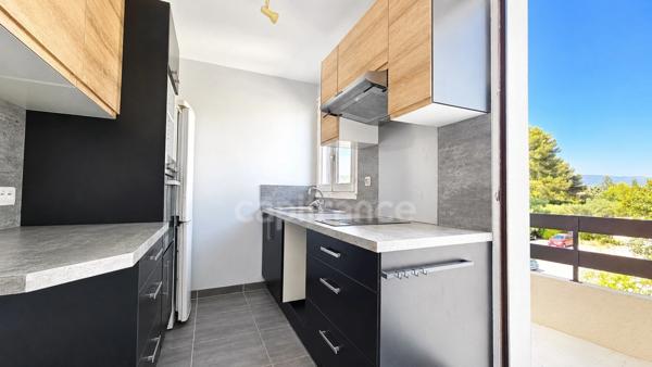 Appartement à vendre 3/4 pièces et possibilité garage LA LONDE LES MAURES  CENTRE VILLE (83)