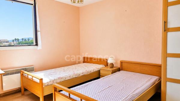 Appartement à vendre 3/4 pièces et possibilité garage LA LONDE LES MAURES  CENTRE VILLE (83)