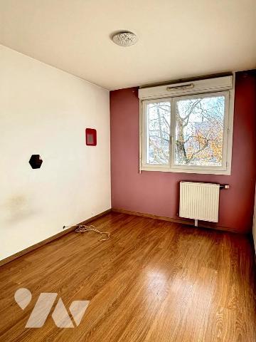GRENOBLE, quartier Bajatière 4 P+ C : Terrasse Panoramique et Garage Individuel