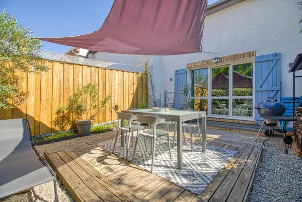 Magnifique pavillon avec 3 chambres, garage et terrasse/jardinet 365 000 €