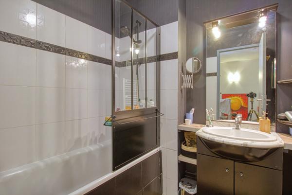 Magnifique pavillon avec 3 chambres, garage et terrasse/jardinet 365 000 €