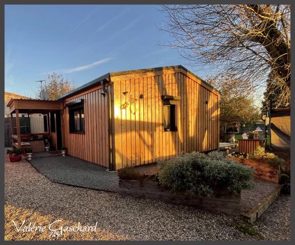 Maison en bois 2 chambres+ bureau sur terrain de 1489 m²