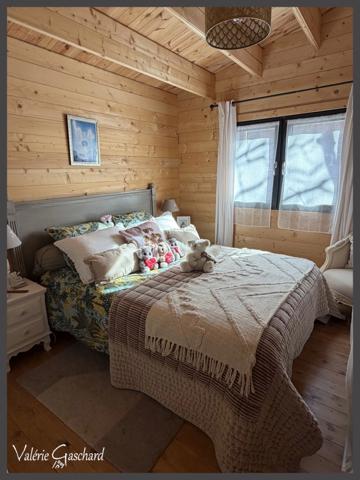 Maison en bois 2 chambres+ bureau sur terrain de 1489 m²