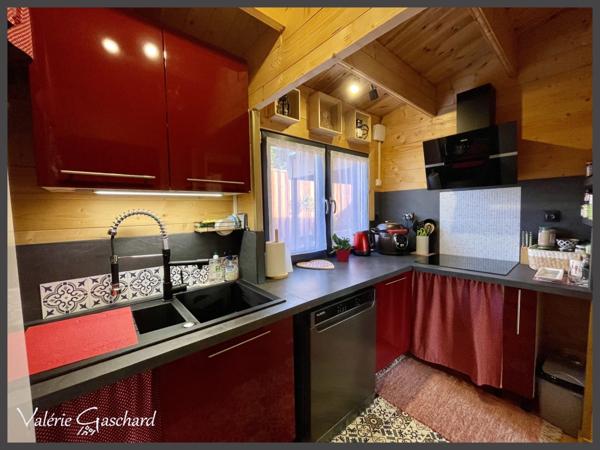Maison en bois 2 chambres+ bureau sur terrain de 1489 m²