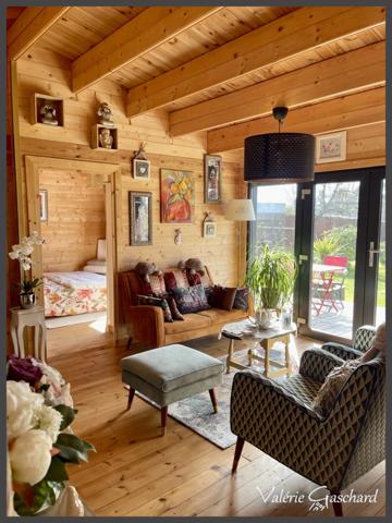 Maison en bois 2 chambres+ bureau sur terrain de 1489 m²