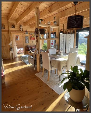 Maison en bois 2 chambres+ bureau sur terrain de 1489 m²