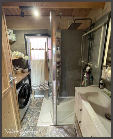 Maison en bois 2 chambres+ bureau sur terrain de 1489 m²