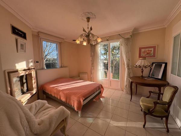 Propriété néo-bretonne avec vue mer ,volumes, élégance et potentiel à 1,2 km des plages