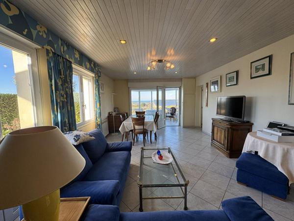 Propriété néo-bretonne avec vue mer ,volumes, élégance et potentiel à 1,2 km des plages