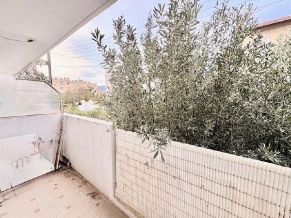 Appartement Marseille 3 pièce(s) 64 m² Marseille St Anne 8ème