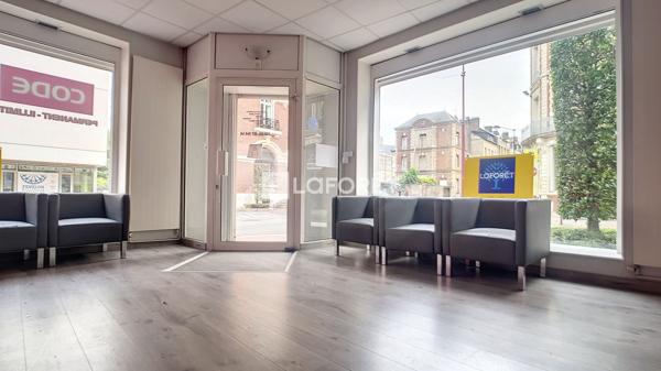 Location local commercial près de ELBEUF - 4 pièce(s) - 102 m² - 890 €/mois
