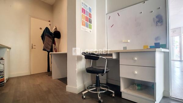 Location local commercial près de ELBEUF - 4 pièce(s) - 102 m² - 890 €/mois