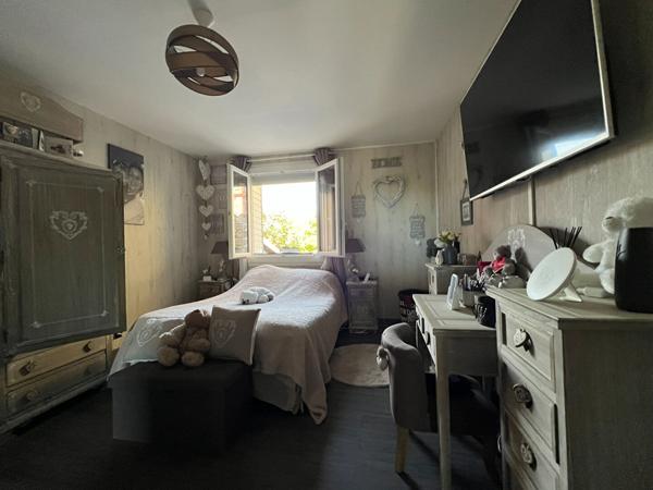 SAINT MAURICE LA CLOUERE PARFAIT ETAT POUR CETTE MAISON DE BOURG AVEC JARDINET