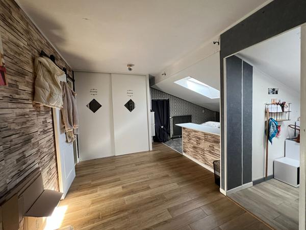 SAINT MAURICE LA CLOUERE PARFAIT ETAT POUR CETTE MAISON DE BOURG AVEC JARDINET