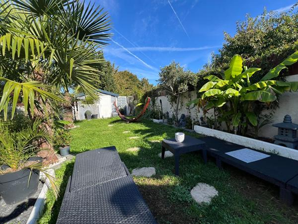 SAINT MAURICE LA CLOUERE PARFAIT ETAT POUR CETTE MAISON DE BOURG AVEC JARDINET