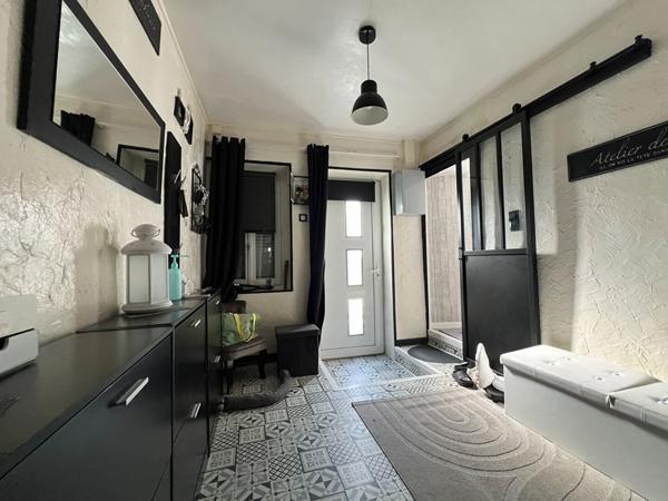 SAINT MAURICE LA CLOUERE PARFAIT ETAT POUR CETTE MAISON DE BOURG AVEC JARDINET