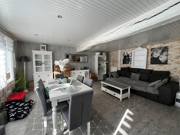 SAINT MAURICE LA CLOUERE PARFAIT ETAT POUR CETTE MAISON DE BOURG AVEC JARDINET