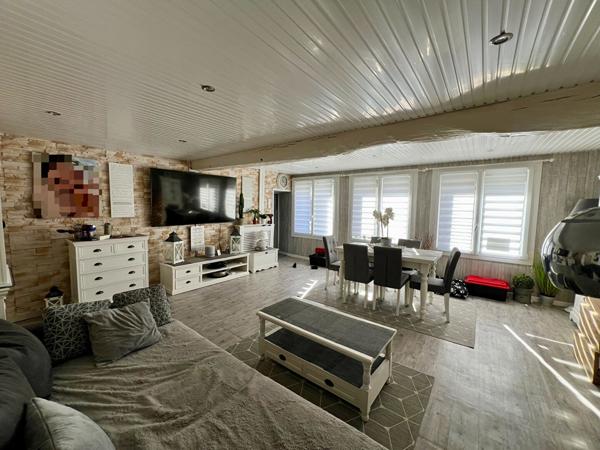 SAINT MAURICE LA CLOUERE PARFAIT ETAT POUR CETTE MAISON DE BOURG AVEC JARDINET