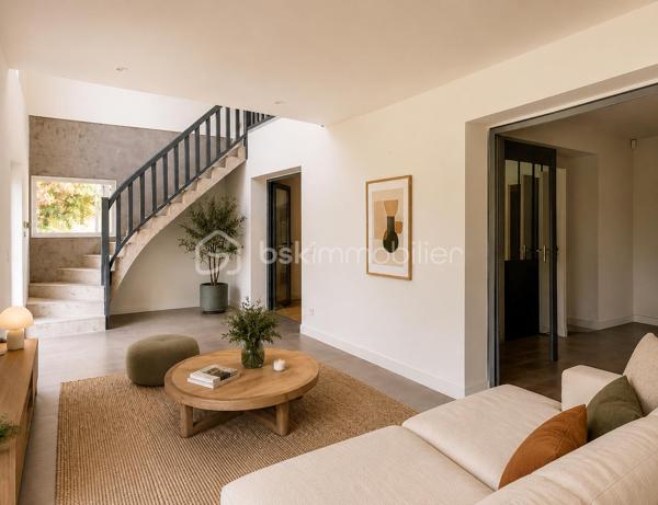 SAINT-BRÈS – VILLA FAMILIALE DE 195 M² – PISCINE – DOUBLE GARAGE

À seulement 5 minutes de Baillargues et à proximité immédiate de Montpellier, découvrez cette superbe villa contemporaine de 195 m² offrant un cadre de vie privilégié où volumes généreux, luminosité et prestations de qualité se conjuguent à la perfection.

Implantée sur un terrain paysagé d'environ 800 m², cette propriété séduit dès les premiers instants par ses espaces de vie remarquablement pensés pour le confort de toute la famille.

Le rez-de-chaussée s'articule autour d'une magnifique pièce de vie de plus de 75 m², baignée de lumière grâce à ses larges ouvertures. Cet espace convivial accueille un vaste salon, une salle à manger ainsi qu'une élégante cuisine ouverte entièrement équipée, idéale pour recevoir et partager des moments privilégiés.

Toujours de plain-pied, la maison dispose de deux chambres confortables, d'un bureau-bibliothèque, d'une salle d'eau, d'un WC indépendant ainsi que d'une buanderie parfaitement aménagée.

À l'étage, un superbe espace ouvert offre de nombreuses possibilités d'aménagement selon vos envies : bureau de télétravail, bibliothèque, salon privé, espace détente ou salle de jeux. Véritable pièce de vie supplémentaire, il apporte caractère et modularité à l'ensemble.

Cet espace dessert deux magnifiques suites. La première  bénéficie de sa propre salle d'eau. La seconde constitue une véritable suite parentale avec dressing sur mesure et salle de bains raffinée équipée d'une douche à l'italienne, d'une baignoire et de toilettes privatives.

À l'extérieur, tout est réuni pour profiter pleinement des beaux jours. Le jardin soigneusement aménagé accueille une belle piscine, un espace pool house et plusieurs espaces de détente propices aux moments de convivialité en famille ou entre amis.

Une pièce annexe indépendante complète ce bien rare. Elle pourra aisément accueillir un bureau professionnel, une activité libérale, un atelier créatif, une salle de sport ou tout autre projet nécessitant un espace dédié.

Les prestations sont à la hauteur des lieux : double garage, baies vitrées aluminium, matériaux de qualité et excellente performance énergétique avec un classement DPE B. Climatisation gainée suites et salon RDC

Située dans un environnement résidentiel calme et recherché, à proximité des écoles, commerces, services et principaux axes de communication, cette propriété offre un équilibre idéal entre sérénité, confort moderne et accessibilité.

Une villa aux volumes rares, pensée pour répondre aux attentes des familles d'aujourd'hui et aux nouveaux modes de vie, où chacun trouvera naturellement sa place. Travaux à prévoir pour la plage de Piscine.

J'utilise l'Intelligence Artificielle pour vous proposer des projections d'aménagement.

À découvrir sans tarder.