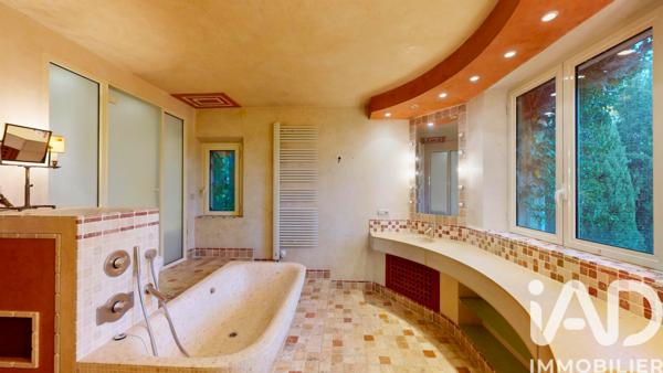 Maison à vendre 11 pièces 465 m² Manosque