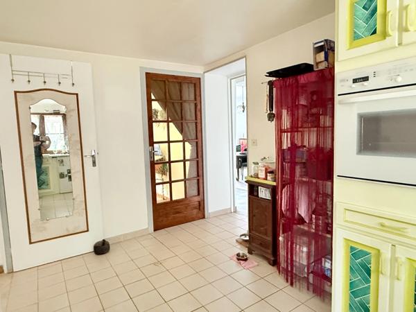EN EXCLUSIVITE Longère en pierre 90m², sur terrain de 2379m² 79 990 €