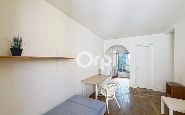 Appartement à vendre    1 pièce • 23,40 m2 Paris 15