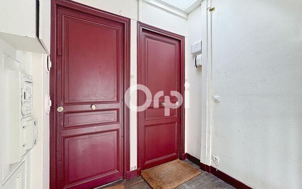 Appartement à vendre    1 pièce • 23,40 m2 Paris 15