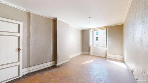 Appartement
         3 pièces
        - 90 m² 440 000 € *