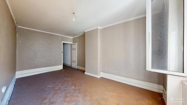 Appartement
         3 pièces
        - 90 m² 440 000 € *