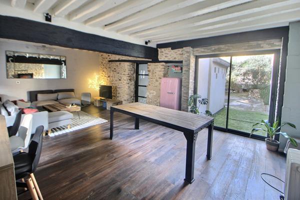 Maison Chanteloup Les Vignes 8 pièce(s) 154.45 m2 €325 000 ** - Référence 1060