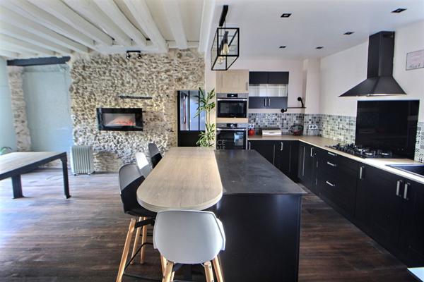 Maison Chanteloup Les Vignes 8 pièce(s) 154.45 m2 €325 000 ** - Référence 1060