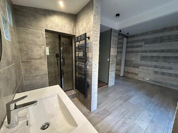 Maison Chanteloup Les Vignes 8 pièce(s) 154.45 m2 €325 000 ** - Référence 1060