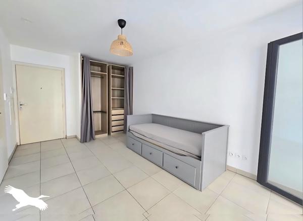 Appartement à louer 750 € CC Marseille 1 pièce 25 m² DPE B