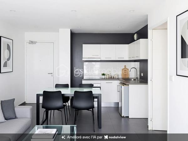 Découvrez cet appartement contemporain situé à seulement quelques pas des commodités essentielles et des transports urbains, idéal pour les citadins actifs. Profitez d'un cadre de vie unique au cœur de la ville.
Cet appartement moderne de 41 m², construit en 2015 avenue du Mondial de rugby 2007 , dans le quartier d'Ovalie , est bien agencé avec ses 2 pièces lumineuses. Situé au 1er étage d'un immeuble de 4 niveaux, il offre un joli balcon pour profiter des journées ensoleillées.
L'agencement intérieur se compose d'une pièce de vie agréable avec cuisine ouverte, d'un dégagement avec placard , d'une chambre donnant sur le balcon terrasse et d'une salle d'eau spacieuse. L'état général est bon., Profitez d'un parking privé sécurisé, un atout rare en ville. Charges annuelles raisonnables à 1008 euros pour une copropriété sans procédure.

Ne manquez pas l'opportunité de vivre ce style de vie urbain moderne. Contactez Elisabeth Meissonnier dès maintenant pour une visite !