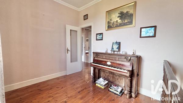 Maison à vendre 7 pièces 147,41 m² Saint-Genest-Lerpt