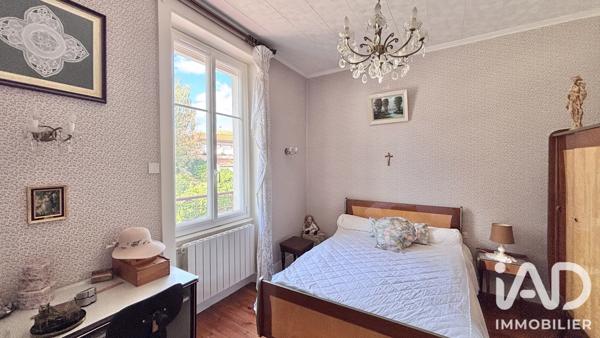 Maison à vendre 7 pièces 147,41 m² Saint-Genest-Lerpt