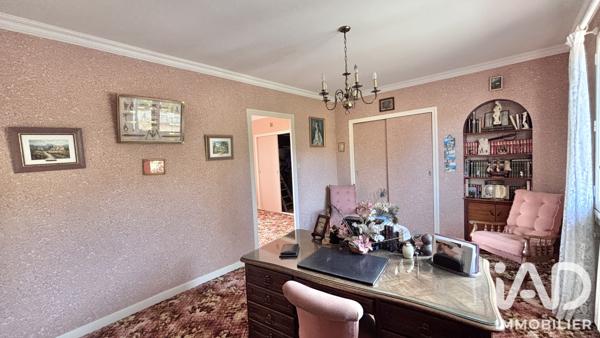 Maison à vendre 7 pièces 147,41 m² Saint-Genest-Lerpt