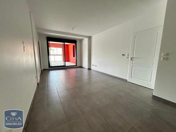 Appartement à louer 2 pièces 55.62m² Fleury-les-Aubrais (45400)