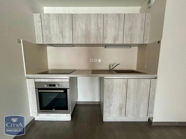 Appartement à louer 2 pièces 55.62m² Fleury-les-Aubrais (45400)