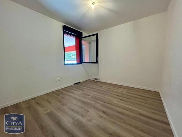 Appartement à louer 2 pièces 55.62m² Fleury-les-Aubrais (45400)