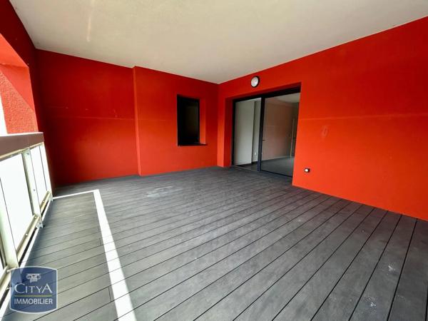 Appartement à louer 2 pièces 55.62m² Fleury-les-Aubrais (45400)