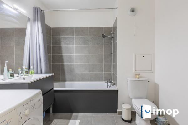 Appartement T4 avec grande terrasse, au calme absolu - parking