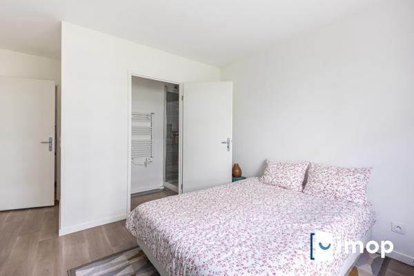 Appartement T4 avec grande terrasse, au calme absolu - parking