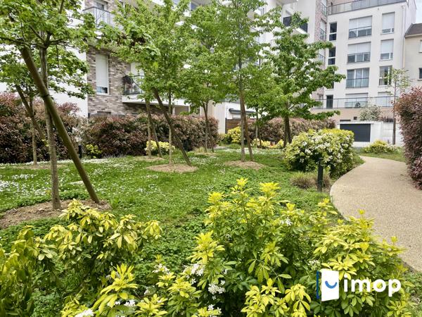 Appartement T4 avec grande terrasse, au calme absolu - parking