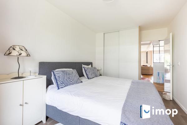 Appartement T4 avec grande terrasse, au calme absolu - parking